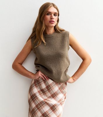 Brown Crew Neck Knit Vest