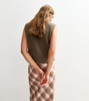 Brown Crew Neck Knit Vest