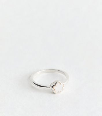 White Silver Tone Flower Ring