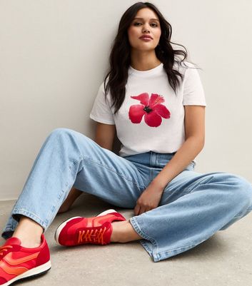 White Hibiscus Print T-Shirt