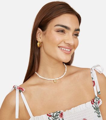 Yumi White Flower Print Smocked Sun Dress