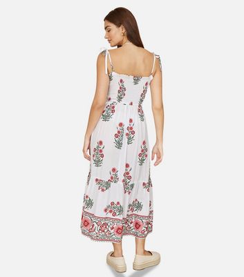 Yumi White Flower Print Smocked Sun Dress