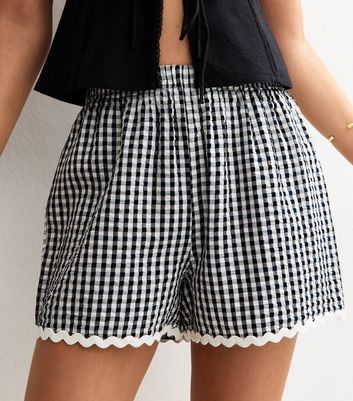 Black Gingham Check Scalloped Hem Shorts