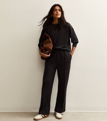 Black Premium Oversized Crew Neck Sweatshirt 3 Black Premium Oversized Crew Neck Sweatshirt