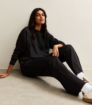 Black Premium Oversized Crew Neck Sweatshirt 4 Black Premium Oversized Crew Neck Sweatshirt