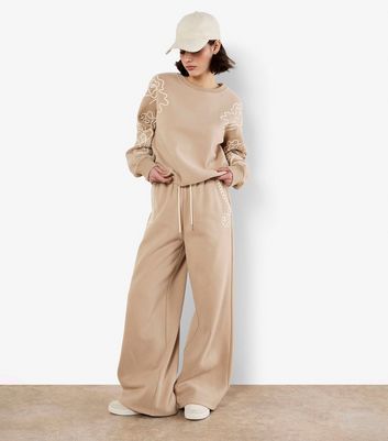 Apricot Stone Floral Embroidered Sweatshirt