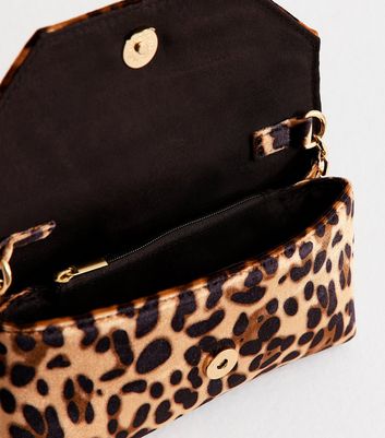 Brown Leopard Print Velvet Chain Strap Clutch